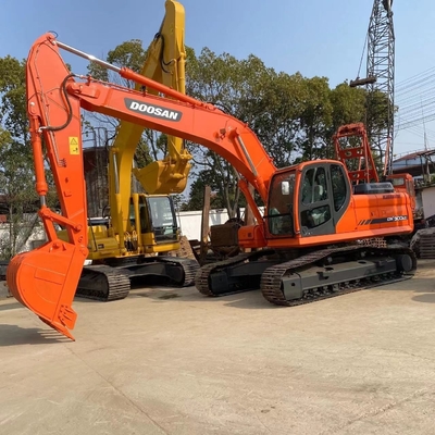 Excavadora usada Doosan DX300LC con año 2020 y 178/kw de potencia en buenas condiciones