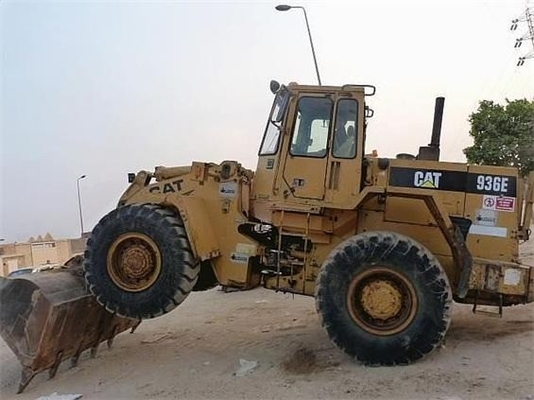 Japón usado HINO Motor Tractor de marco CAT 936E Cargador de ruedas