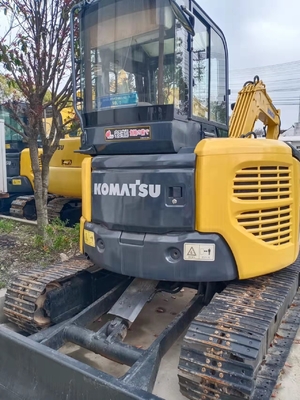 En buen estado, excavadora Komatsu PC40 con motor EPA y capacidad de 4500 kg.