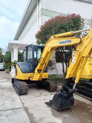 En buen estado, excavadora Komatsu PC40 con motor EPA y capacidad de 4500 kg.
