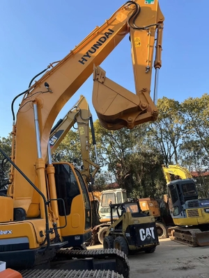 Excavadora Hyundai 220LC-9S de pintura original con motor de 96 kW y certificación EPA