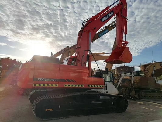 Artículo caliente Excavadora Doosan DX300LC con motor HINO de Japón en excelentes condiciones