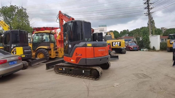 Excavadora de movimiento de tipo rastreador usada Hitachi ZX65UR para sus necesidades de construcción