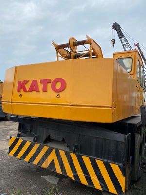 Kato NK-500E grúa usada con horas de trabajo bajas y en buenas condiciones a un precio asequible