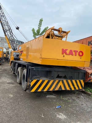 Kato NK-500E grúa usada con horas de trabajo bajas y en buenas condiciones a un precio asequible
