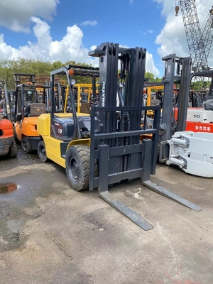 Casi 5 toneladas KOMATSU FD50 FD35 FD40 FD45 EPA Motor elevadora hidráulica con 46 kW de potencia
