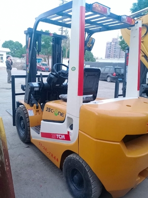 Japón Original TCM FD25 2Ton carretilla elevadora con motor EPA de 96KW y sistema hidráulico