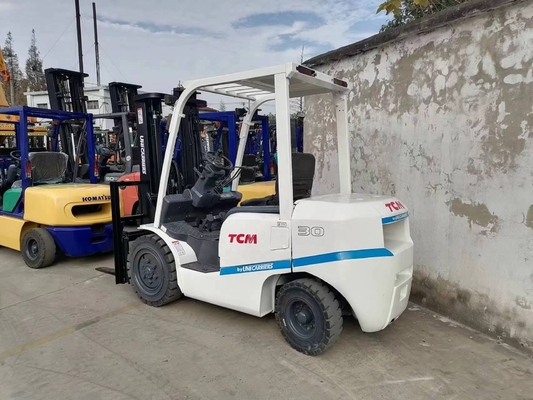 Alimentos y bebidas Usados Japón Diésel Camión elevador TCM de 3 toneladas con cilindro hidráulico Nabtesco