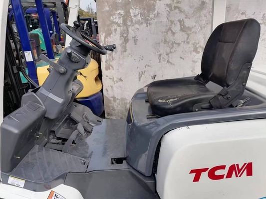 Alimentos y bebidas Usados Japón Diésel Camión elevador TCM de 3 toneladas con cilindro hidráulico Nabtesco