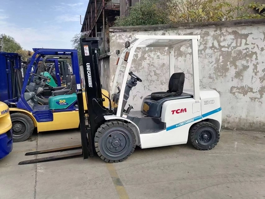 Camión elevador usado de 3 toneladas TCM 30 con motor EPA y bomba hidráulica Liyuan en la máquina de ruedas