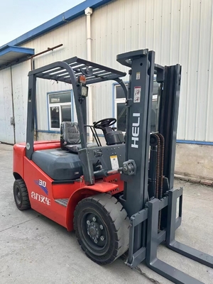 Helicóptero FD30 de 3 toneladas de diésel CPC30 EPA Motor elevador hidráulico con 46 kW de potencia