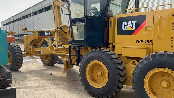 Talleres de reparación de maquinaria clasificador CAT140K usado con motor Cummins y engranaje de accionamiento directo