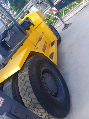 Camión de segunda mano para el levantamiento de paletas Komatsu 200 20000 KG Peso y 2000 mm de longitud del tenedor