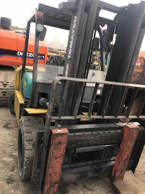 Carga de elevación máxima 5TON Motor diesel usado Elevación de paletas hidráulica carretilla elevadora Komatsu FD50