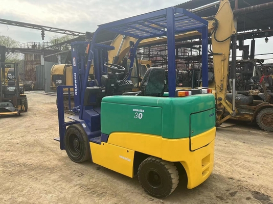 3 toneladas de montacargas hidráulicas Komatsu FD30 Mini montacargas de segunda mano de fabricación japonesa para levantar