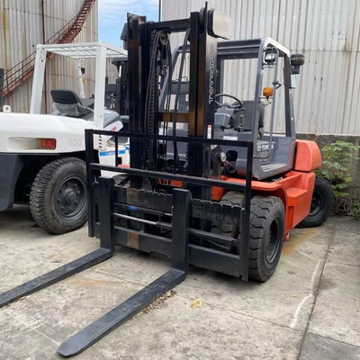 Japón fabricó una carretilla elevadora de 7 toneladas con motor diesel para el contenedor de almacén Toyota FD70 de segunda mano