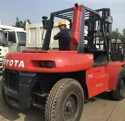 Japón fabricó una carretilla elevadora de 7 toneladas con motor diesel para el contenedor de almacén Toyota FD70 de segunda mano