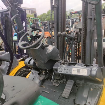 3000 kg de peso KOMATSU FD30 camión de elevación de paletas de 3 toneladas para contenedores de almacenaje