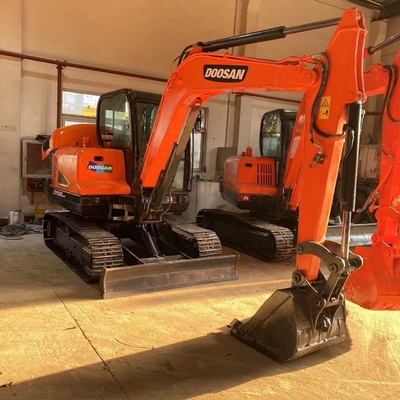 Pintura original usada Excavadora de rastreo Doosan DX55 de 5,5 toneladas con cilindro hidráulico Liyuan
