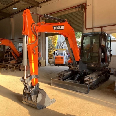 Pintura original usada Excavadora de rastreo Doosan DX55 de 5,5 toneladas con cilindro hidráulico Liyuan