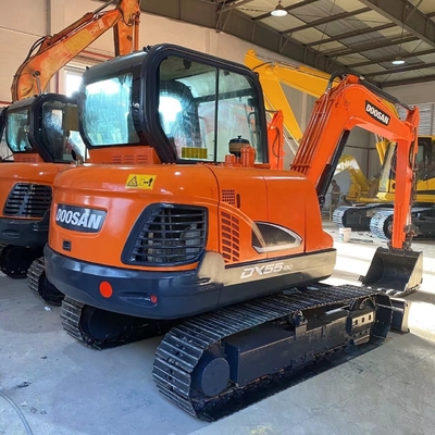 Pintura original usada Excavadora de rastreo Doosan DX55 de 5,5 toneladas con cilindro hidráulico Liyuan