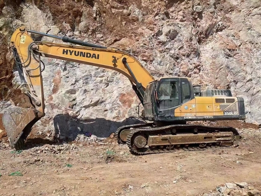 Excavadora R350lvs 35TON con motor EPA y pintura original en excelentes condiciones