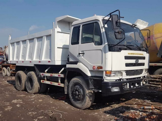 Japón Nissan UD original usado camión de 25 toneladas para proyectos de construcción de ingeniería