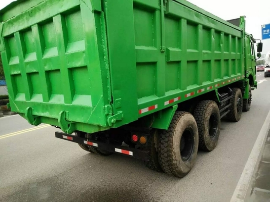 Un camión de descarga de Howo usado de 25 toneladas con buen estado y válvula hidráulica Nabtesco