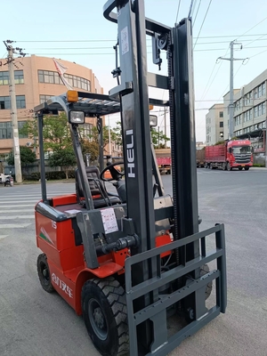 Pintura original HELI A15 1TON Camión de segunda mano para elevación automática de palets en buena