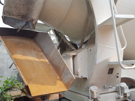 Utilizado Howo camión mezclador de hormigón de 25 toneladas con capacidad de 10CBM y punto de venta único