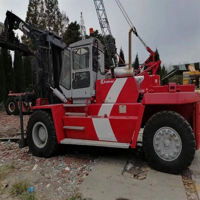 Camioneta elevadora Kalmar de 25 toneladas usada con motor original en buen estado