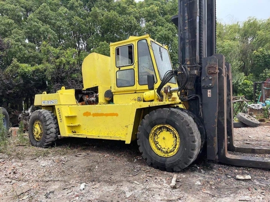 32 toneladas KOMATSU FD320 Camión elevadora diésel con operación manual y horas de trabajo bajas