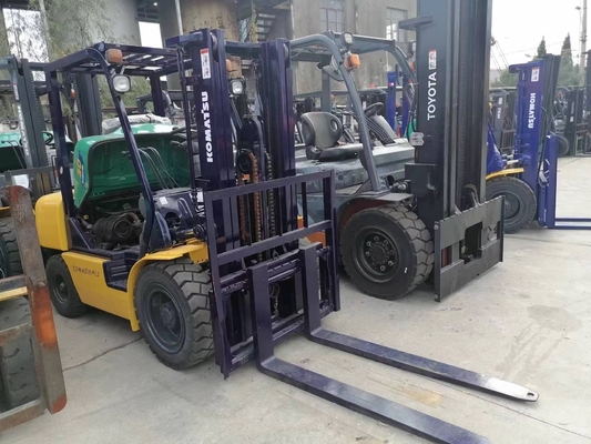 Camión de elevación de mini carretillas elevadoras KOMATSU FD30 de 3 toneladas diesel para la manipulación de contenedores pesados