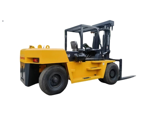 COMATSU FD150 Camión de elevación de paletas de 15 toneladas de operación manual con y en buenas condiciones