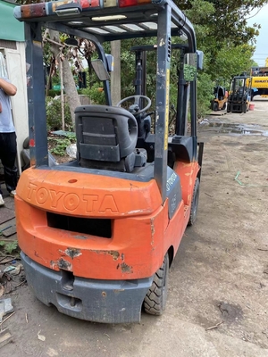 Usado Fuente de diésel Toyota FD15 Mini carretilla elevadora de horquilla Excelente condición de trabajo 1,5 toneladas