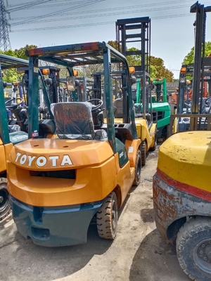 TOYOTA FD25 carretilla elevadora diésel de pallets para alimentos y bebidas dentro de su presupuesto