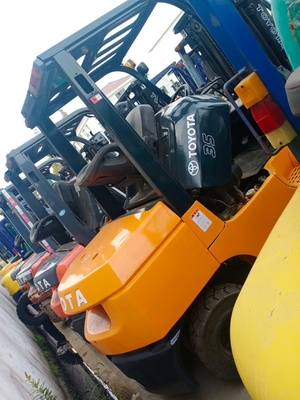 Excelentes condiciones de trabajo 3 toneladas Toyota FD30 Mini carretilla elevadora para equipos pesados
