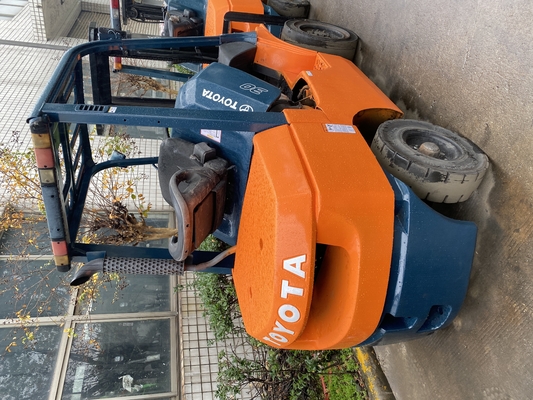 Japón TOYOTA FD30 carretilla elevadora diésel de 3 toneladas de carga de paletas con horas de trabajo bajas