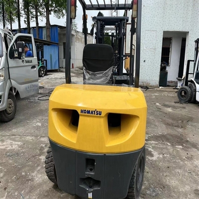 En buen estado, montacargas japoneses originales Komatsu 3T con bajas horas de trabajo y en 2022
