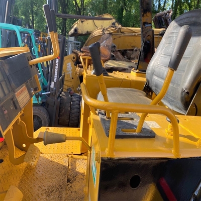 Otros cilindros hidráulicos usados Bulldozer Caterpillar CAT D4C Bulldozers en buen estado