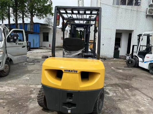 Camión de elevación de paletas de contenedores para carretillas elevadoras KOMATSU FD30 usado en buenas condiciones en 2023