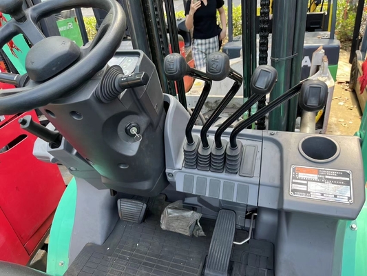 Máquina de contenedores utilizada Mitsubishi FD35 3.5TON carretilla elevadora diésel para la elevación de paletas en el hogar
