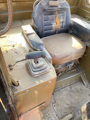 Excavadora CAT D5M con bomba hidráulica CAT Horas cortas de trabajo