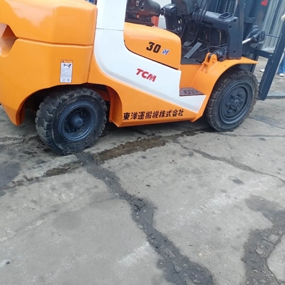 Camión de montacargas diésel TCM de 3 toneladas usado de 2017 con motor original de Japón