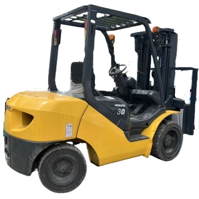 2022 Komatsu 3T carretilla elevadora en excelente estado con pocas horas de trabajo