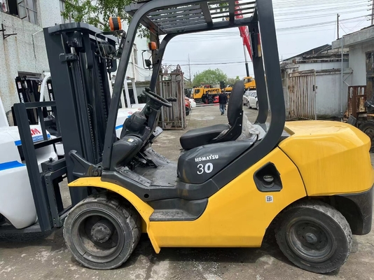 2022 Komatsu 3T carretilla elevadora en excelente estado con pocas horas de trabajo