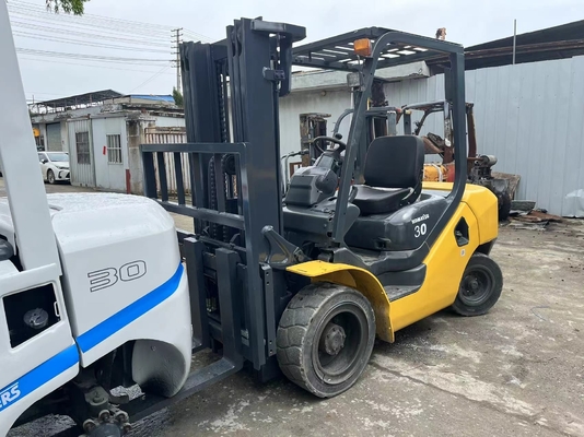 2022 Komatsu 3T carretilla elevadora en excelente estado con pocas horas de trabajo