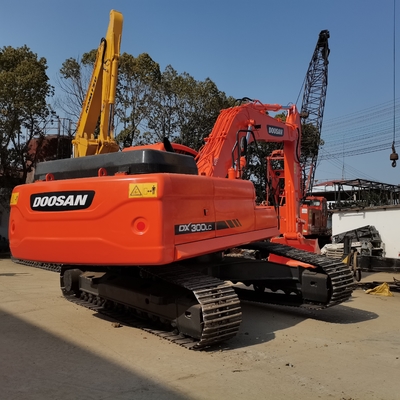 DOOSAN DX300LC Excavadora 30TON Peso de funcionamiento Fuerte de la energía utilizada Excavadora de rastreo