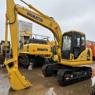 Gran excavadora japonesa original de 13 toneladas Komatsu PC130-7 con un peso de máquina de 13000 kg