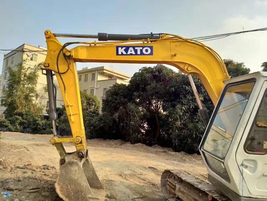 Excavadora usada de 25 toneladas en excelente estado.